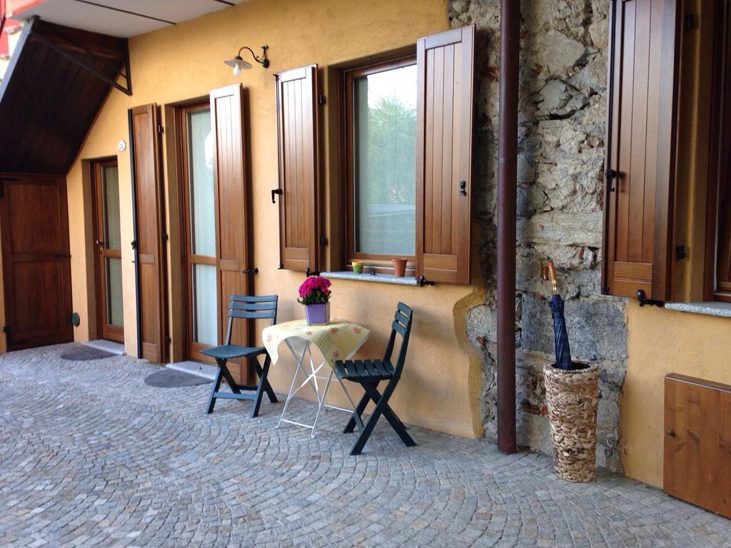 Casa Corte Alla Rocca Arona Exterior photo